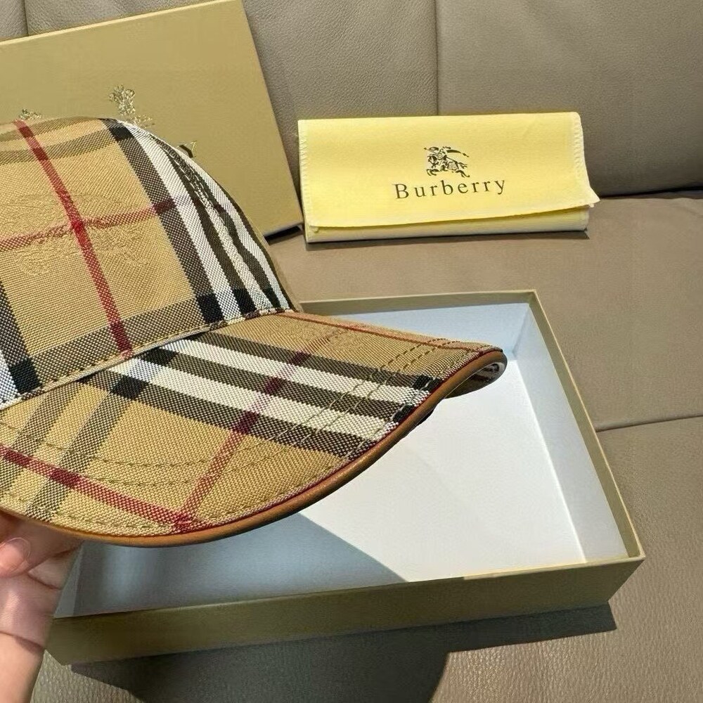 Burberry Vintage Check Baseball Cap - Picture 2 of 6